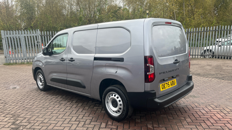 Peugeot Partner Long Diesel 1.5 BlueHDi 100 Professional Plus Van
